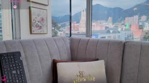 daphne_chers online show from April 21, 2026, 8:34 pm