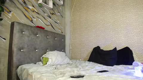       online show from February 14, 2025, 8:37 pm