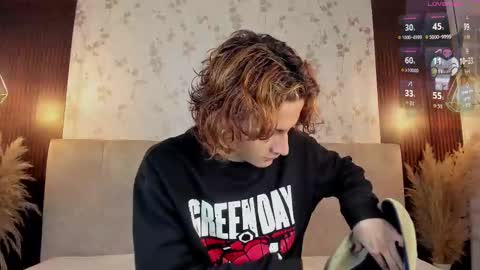 Snapshot of darcycullen chatting on September 18, 2025, 12:07 pm Darcy online show from September 18, 2025, 12:07 pm