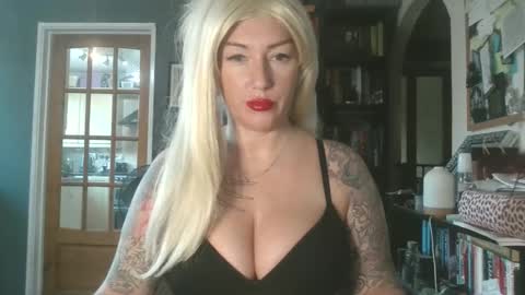 Snapshot of darcyduke chatting on January 10, 2026, 9:33 am Darcy online show from January 10, 2026, 9:33 am