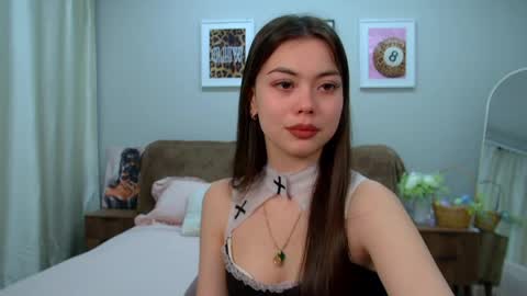 Snapshot of darcymacy chatting on May 17, 2026, 6:37 pm DarcyMacy online show from May 17, 2026, 6:37 pm