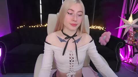 dariadelly online show from May 24, 2026, 2:00 pm