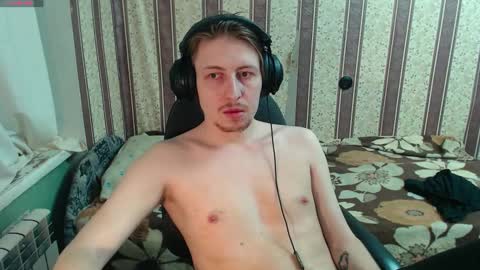 darienlarge online show from October 13, 2025, 2:44 am