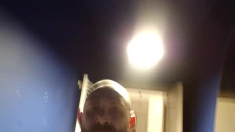 Snapshot of dariomuscle chatting on December 1, 2025, 8:25 pm Dario online show from December 1, 2025, 8:25 pm