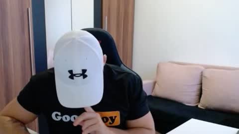 darius_94 online show from November 23, 2025, 6:35 am