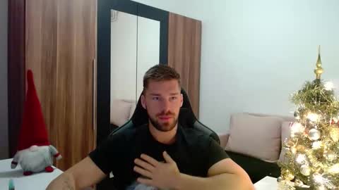 darius_94 online show from December 17, 2025, 6:08 am