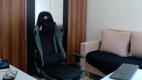 Snapshot of darius_94 chatting on February 15, 2026, 7:51 am darius_94 online show from February 15, 2026, 7:51 am