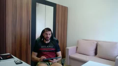 Snapshot of darius_94 chatting on March 12, 2026, 5:24 am darius_94 online show from March 12, 2026, 5:24 am