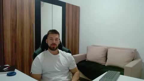 Snapshot of darius_94 chatting on March 25, 2026, 4:18 am darius_94 online show from March 25, 2026, 4:18 am