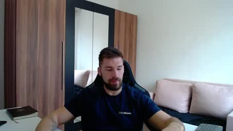 Snapshot of darius_94 chatting on April 5, 2026, 4:42 am darius_94 online show from April 5, 2026, 4:42 am