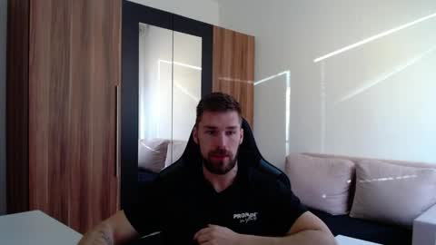 Snapshot of darius_94 chatting on April 8, 2026, 5:18 am darius_94 online show from April 8, 2026, 5:18 am