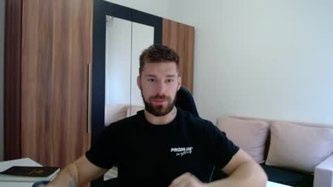 Snapshot of darius_94 chatting on April 9, 2026, 5:51 am darius_94 online show from April 9, 2026, 5:51 am