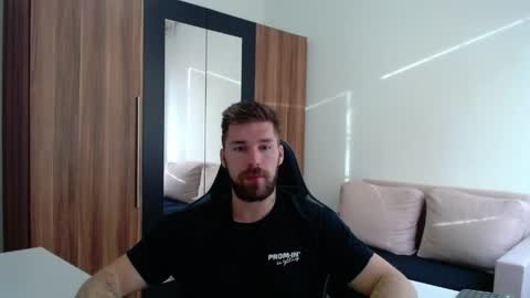 Snapshot of darius_94 chatting on April 12, 2026, 5:23 am darius_94 online show from April 12, 2026, 5:23 am