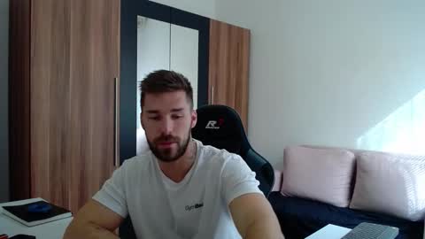 darius_94 online show from May 11, 2026, 6:30 am