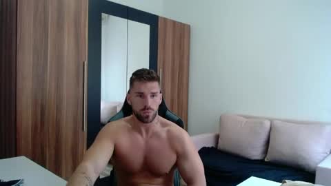 darius_94 online show from May 16, 2026, 10:36 am