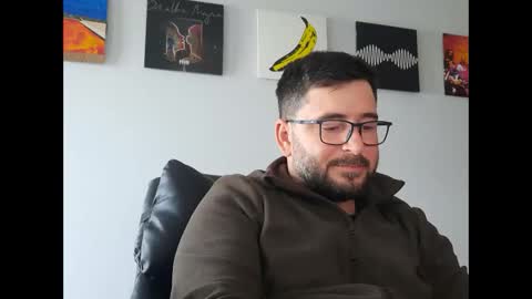 Snapshot of dariux_m chatting on November 6, 2025, 2:18 pm dariux_m online show from November 6, 2025, 2:18 pm