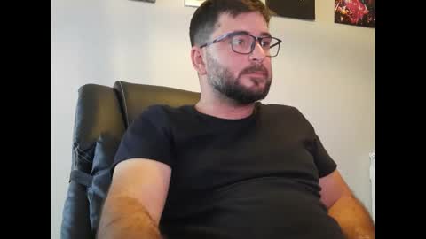 Snapshot of dariux_m chatting on November 7, 2025, 2:06 pm dariux_m online show from November 7, 2025, 2:06 pm