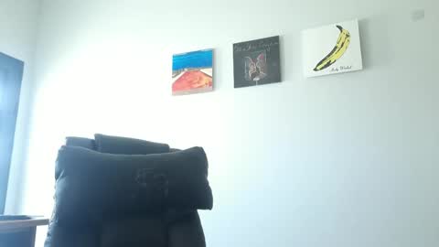 dariux_m online show from June 8, 2026, 2:06 pm