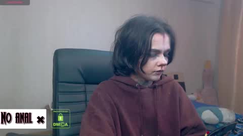 Anessa  online show from November 11, 2025, 10:21 pm