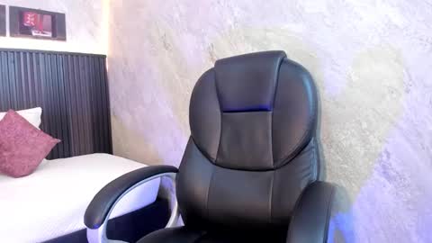 Dark online show from September 21, 2025, 12:40 pm