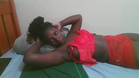 Snapshot of dark_chocoloate chatting on April 5, 2026, 8:50 pm coco online show from April 5, 2026, 8:50 pm