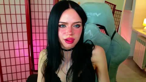 Snapshot of dark_diva chatting on April 24, 2026, 10:12 pm Diva online show from April 24, 2026, 10:12 pm