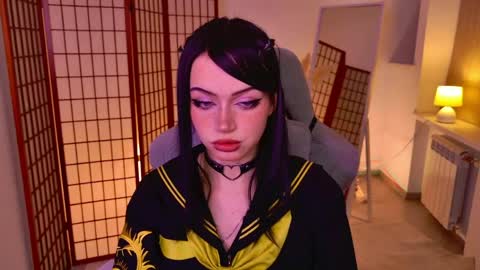 Snapshot of dark_diva chatting on May 1, 2026, 9:19 pm Diva online show from May 1, 2026, 9:19 pm