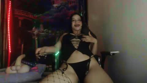 Snapshot of dark_doll5 chatting on January 10, 2025, 10:25 pm dark_doll5 online show from January 10, 2025, 10:25 pm