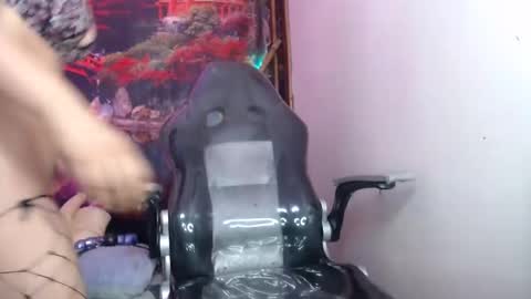 Snapshot of dark_doll5 chatting on January 16, 2025, 10:02 pm dark_doll5 online show from January 16, 2025, 10:02 pm