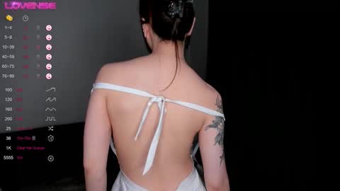 Snapshot of dark_ester chatting on October 8, 2025, 11:41 am Ester online show from October 8, 2025, 11:41 am