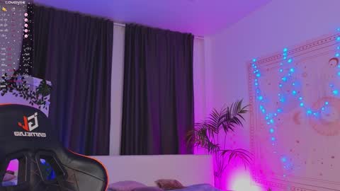 Snapshot of dark_vamp_ chatting on February 1, 2025, 3:19 am Vamp  online show from February 1, 2025, 3:19 am