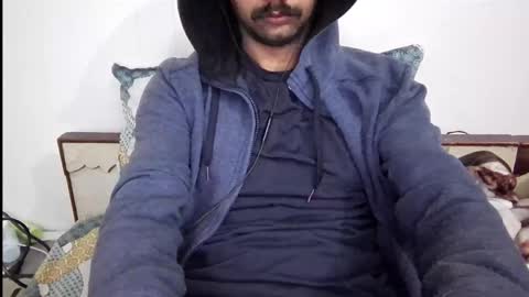 Snapshot of darkbud03 chatting on January 6, 2026, 5:05 pm just a guy online show from January 6, 2026, 5:05 pm