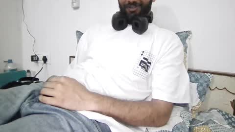 Snapshot of darkbud03 chatting on March 19, 2026, 4:33 pm just a guy online show from March 19, 2026, 4:33 pm