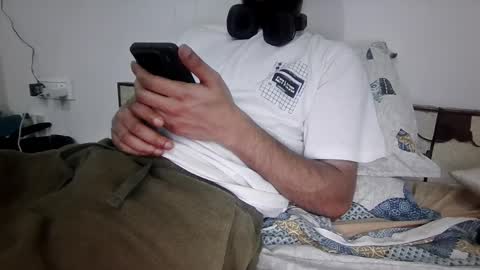 Snapshot of darkbud03 chatting on March 25, 2026, 6:03 pm just a guy online show from March 25, 2026, 6:03 pm