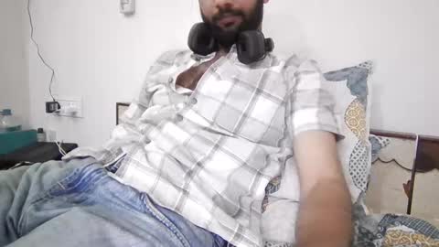 Snapshot of darkbud03 chatting on March 27, 2026, 10:48 am just a guy online show from March 27, 2026, 10:48 am