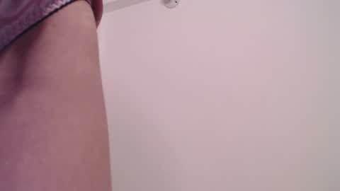  Candy   online show from December 16, 2024, 10:56 pm