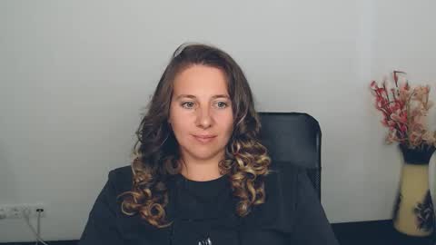 Anna online show from September 12, 2025, 2:06 pm