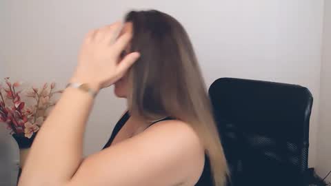 Anna online show from September 16, 2025, 12:39 pm