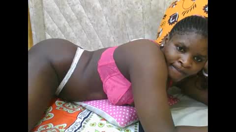 Snapshot of darknipples2 chatting on November 16, 2025, 1:44 am SHANICE online show from November 16, 2025, 1:44 am