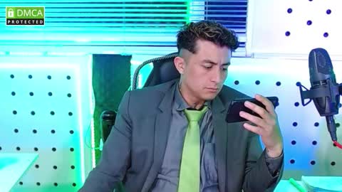 DARKO0717 online show from October 22, 2025, 1:44 pm