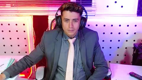 DARKO0717 online show from November 9, 2025, 2:48 pm