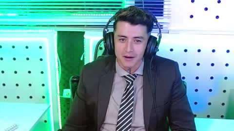 DARKO0717 online show from November 15, 2025, 4:58 pm