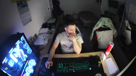 darkschneider_ online show from February 13, 2025, 5:26 am