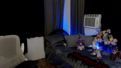 Snapshot of darksoul_mistress chatting on December 17, 2025, 5:30 pm HAPPY BIRTHDAY MISTRESS MADRIANA online show from December 17, 2025, 5:30 pm