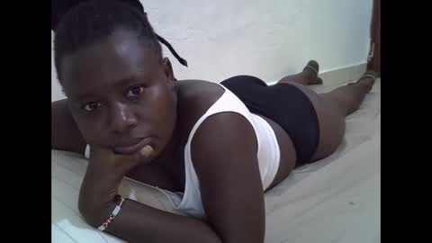 Snapshot of darling_ella chatting on March 11, 2026, 8:53 am darling_ella online show from March 11, 2026, 8:53 am