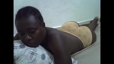 Snapshot of darling_ella chatting on April 16, 2026, 7:03 pm darling_ella online show from April 16, 2026, 7:03 pm