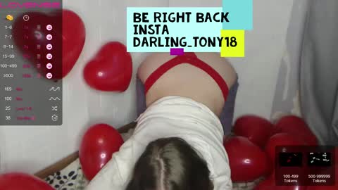 Snapshot of darling_tony18 chatting on May 23, 2026, 9:52 pm darling_tony18 online show from May 23, 2026, 9:52 pm