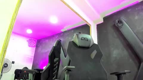 Darling online show from October 24, 2025, 1:07 pm