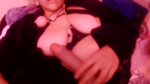 darnette_daisy online show from April 24, 2026, 5:32 am