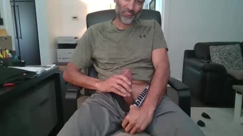 darryl43321 online show from April 7, 2026, 5:46 pm